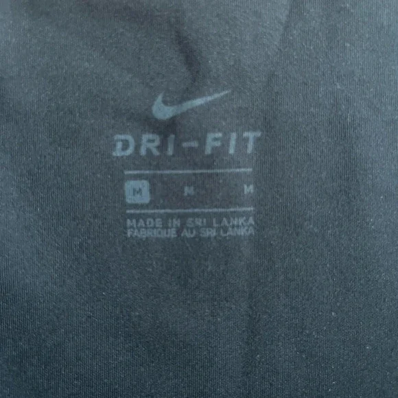 Nike Capri Legging - Picture 3 of 8